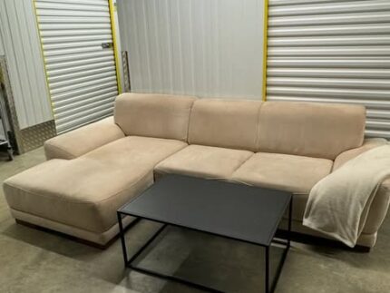 Beige L-Sofa Von Monetti