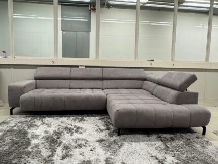 Schönes Bubble-Sofa mit elektrischer Ausziehfunktion