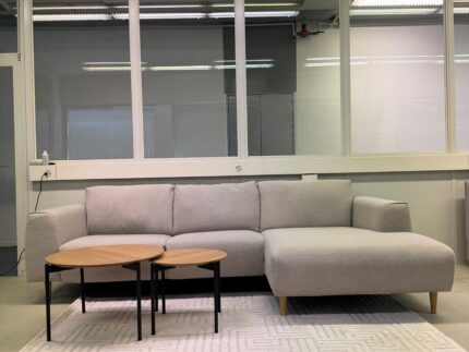Schรถnes Ecksofa in Beige