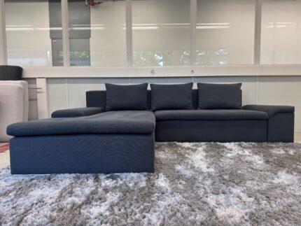 Schönes Ecksofa mit kostenloser Lieferung