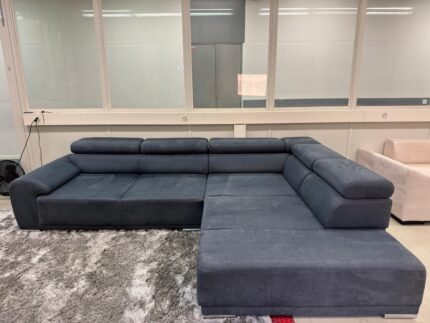 Ecksofa Persia in Marineblau mit elektrischer Ausziehfunktion