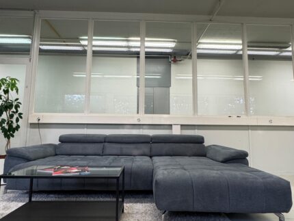 Graues Bubble Ecksofa mit elektrischer Ausziehfunktion