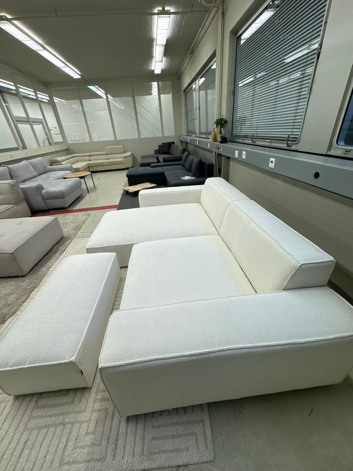 c7c1b10f-7d84-4faf-84c8-e1bd29709795