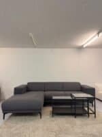 Neuwertiges Ecksofa in der Farbe Anchor Grey Ink. Lieferung – Occasion Sofa kaufen bei SofaLab