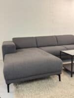 Neuwertiges Ecksofa in der Farbe Anchor Grey Ink. Lieferung – Occasion Sofa kaufen bei SofaLab