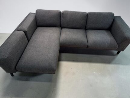Cozy corner sofa with removable pillows