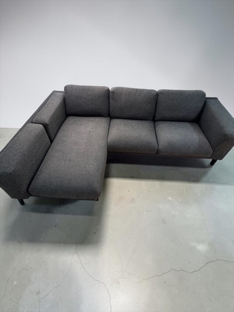 Cozy corner sofa with removable pillows