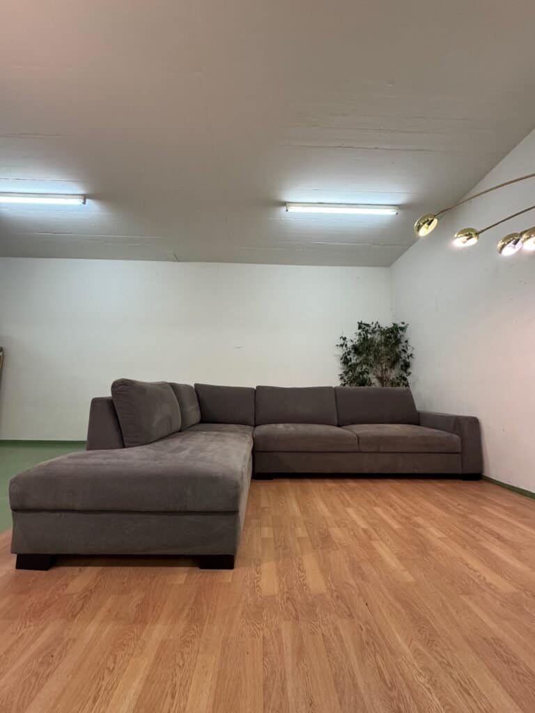 Elegantes Ecksofa mit waschbaren Kissenbezügen – Occasion Sofa kaufen bei SofaLab