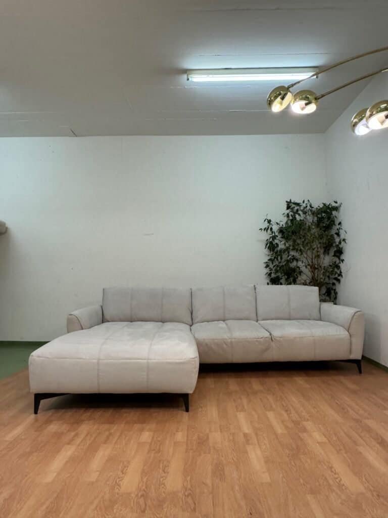 Wunderschönes Ecksofa in Creme-Beige – Occasion Sofa kaufen bei SofaLab