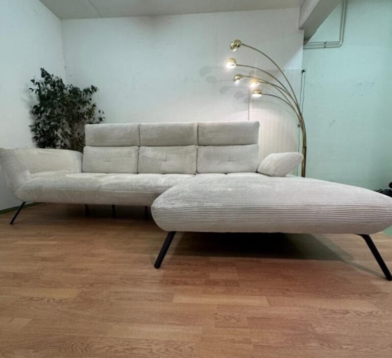 Ecksofa von Moderano in Cordstoff – Occasion Sofa kaufen bei SofaLab