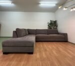 Elegantes Ecksofa mit waschbaren Kissenbezügen – Occasion Sofa kaufen bei SofaLab