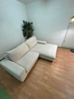 Beiges Ecksofa mit abwaschbaren Kissenbezügen – Occasion Sofa kaufen bei SofaLab