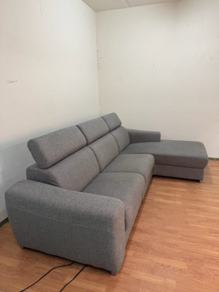 Livique Ecksofa Dario  Grau mit Relaxfunktion – Occasion Sofa kaufen bei SofaLab