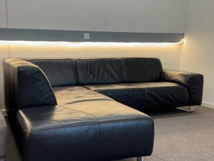 Corner Sofa black buffalo leather – Occasion sofa for sale at SofaLab