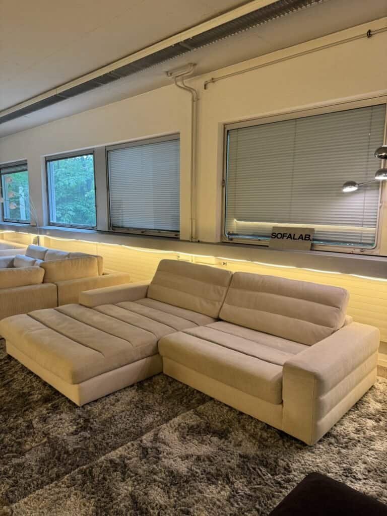 Kawola Lana Corner Sofa Light grey from Home 24 – Occasion sofa for sale at SofaLab