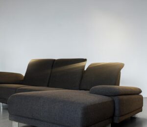 Corner Sofa Dark grey with adjustable seat cushions and armrests