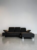 Corner Sofa Dark grey with adjustable seat cushions and armrests