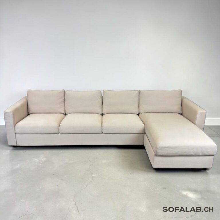 Ecksofa aus beige Stoff mit abnehmbaren Kissen – Occasion Sofa kaufen bei SofaLab