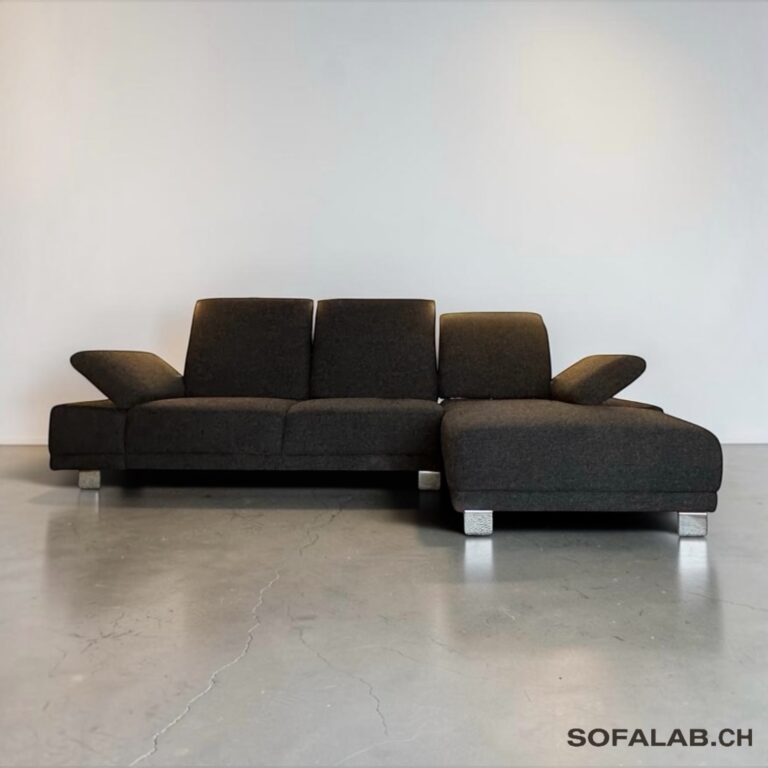 Corner Sofa Dark grey with adjustable seat cushions and armrests – Occasion sofa for sale at SofaLab