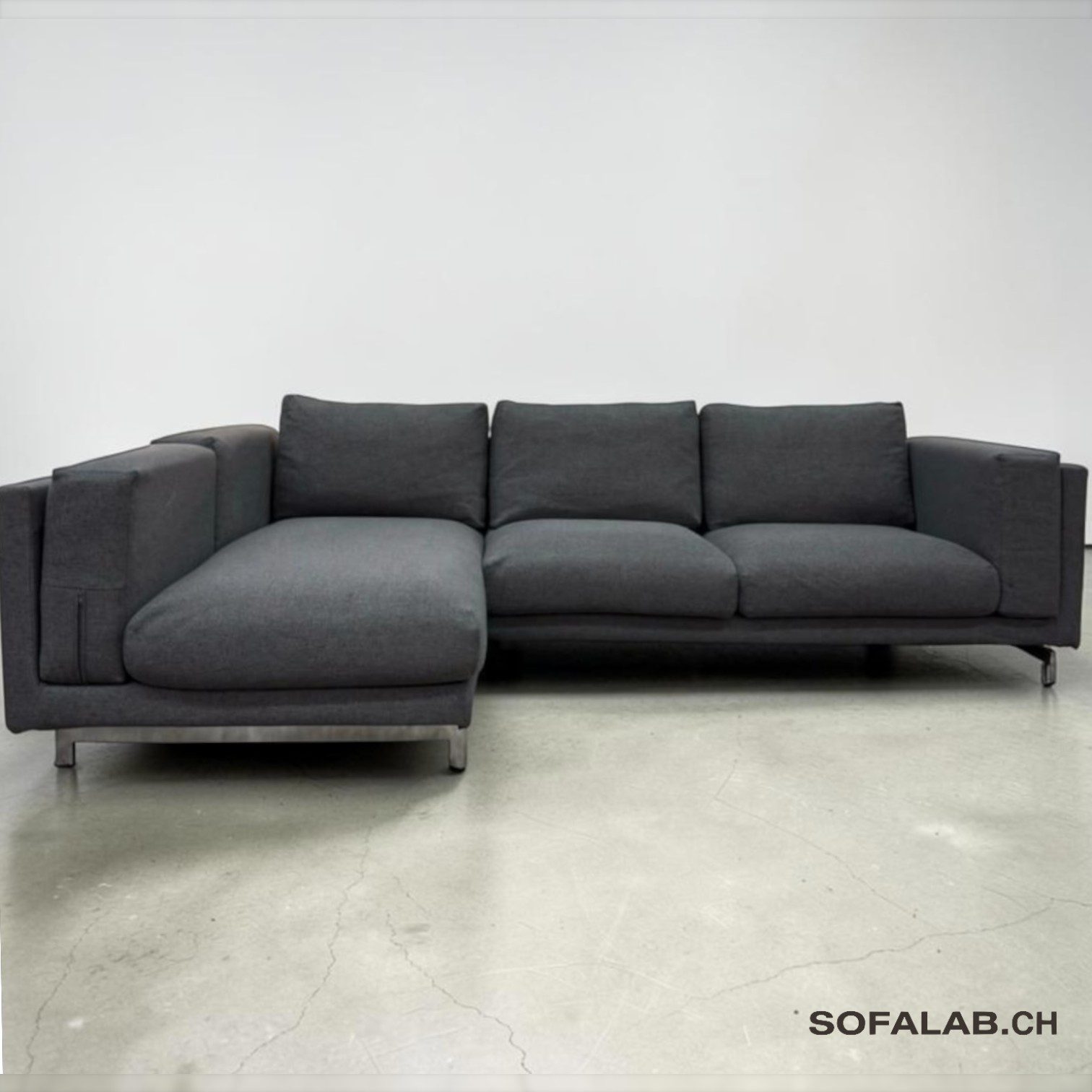 Ecksofa von Comfortly Grey mit abnehmbaren Kissen (square) Ecksofa von Comfortly Grey mit abnehmbaren Kissen – Occasion Sofa kaufen bei SofaLab