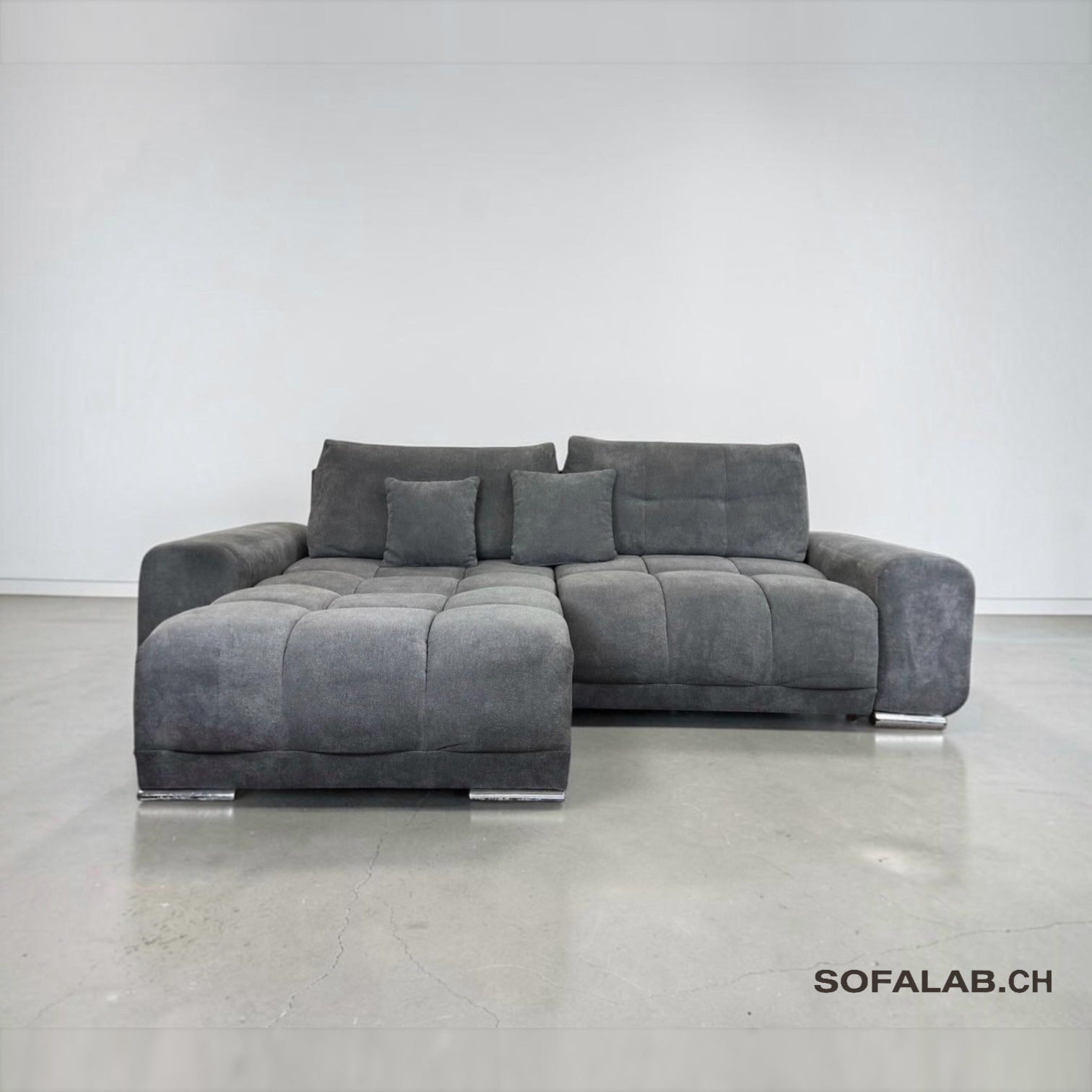 Ecksofa Britisches Grau mit Schlaffunktion und Stauraum (square) Ecksofa Britisches Grau mit Schlaffunktion und Stauraum – Occasion Sofa kaufen bei SofaLab