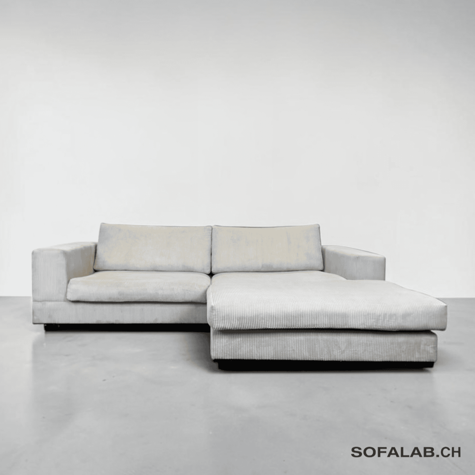 Photoroom_20260923_131851 Ecksofa Beige-Creme aus Cordstoff – Occasion Sofa kaufen bei SofaLab