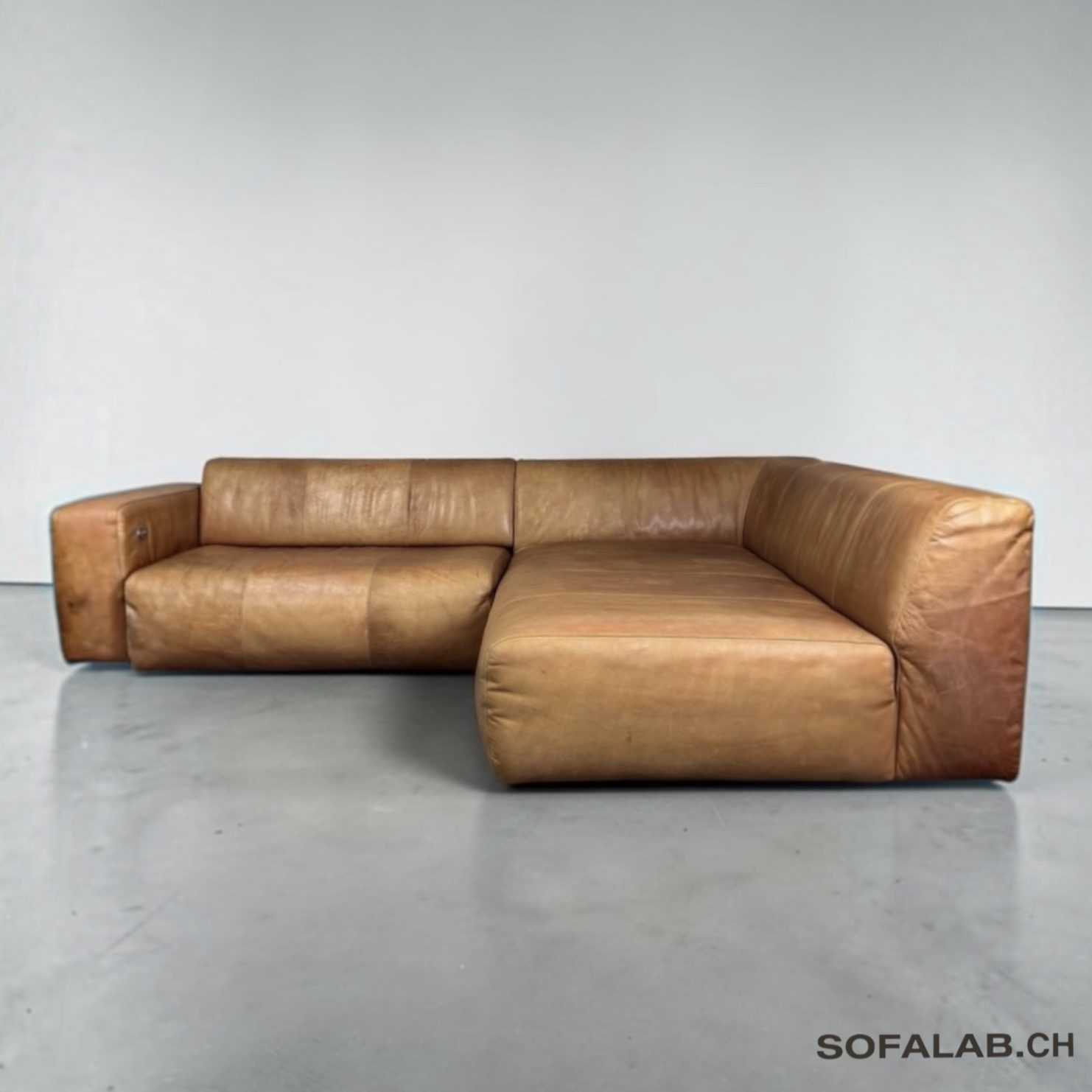 Photoroom_20260924_202636 Bullfrog Vintage 80’s-Ecksofa Cognac mit elektrischer Bettfunktion – Occasion Sofa kaufen bei SofaLab