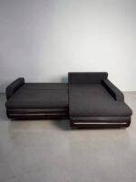 Schwarzes Ecksofa mit Schlaffunktion und Stauraum – Bild 9