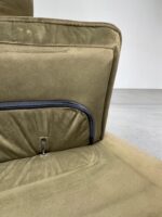 Corner Sofa Of olive-green velvet with adjustable backrests – Picture 9