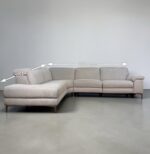 Ecksofa aus hellgrauem Stoff mit elektrischer Relaxfunktion – Bild 19