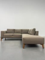 Ecksofa aus olivgrünem Stoff mit Holzfüssen - Image 7