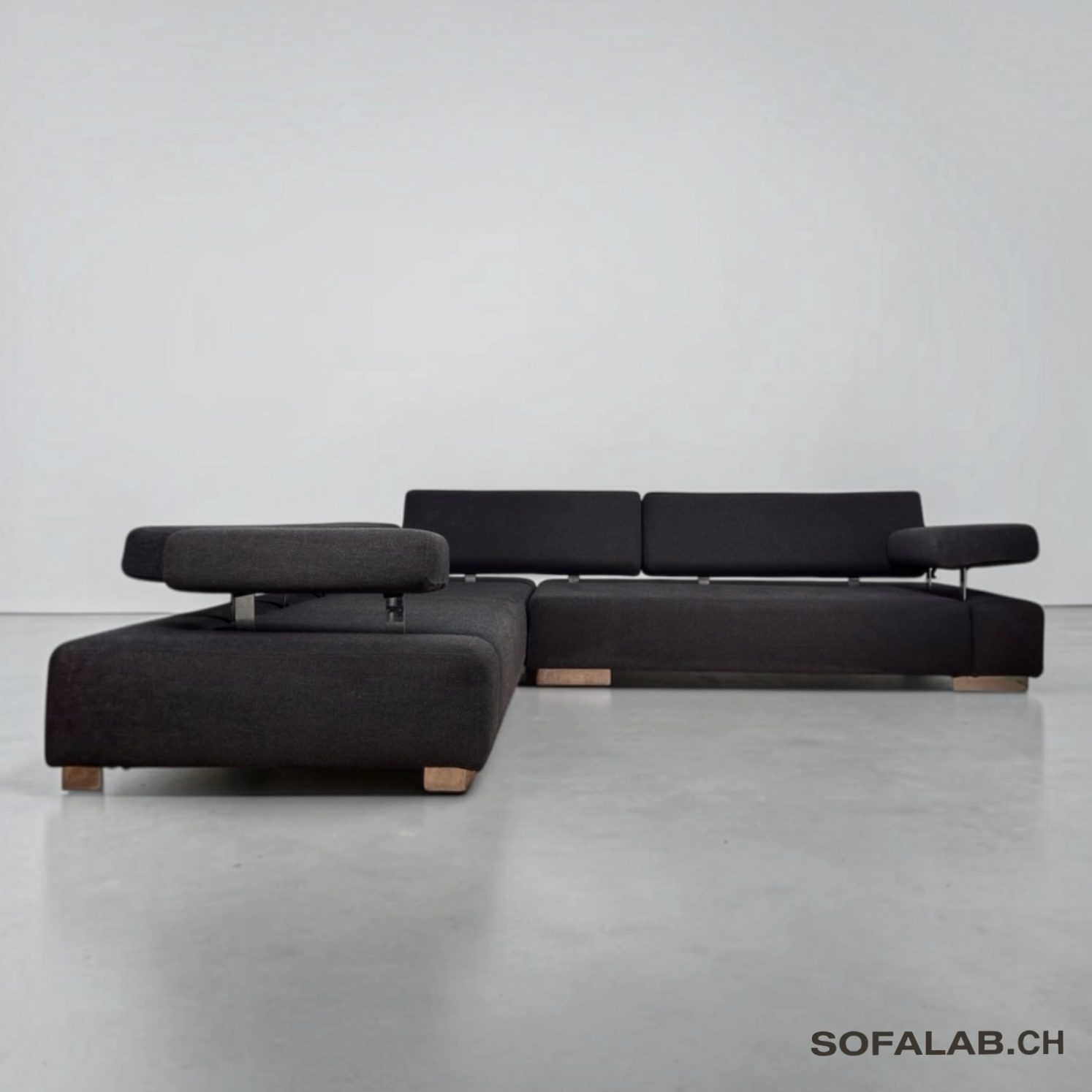 Photoroom_20261016_193739 Brühl-Ecksofa aus dunkelgrauem Stoff Made in Germany – Occasion Sofa kaufen bei SofaLab