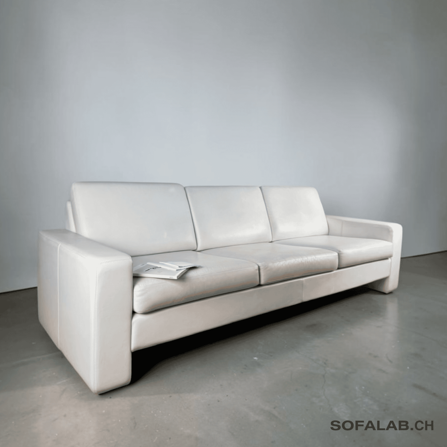 Photoroom_20261029_133128 COR Germany 3-Sitzer-Sofa, echtes Nappaleder, cremeweiß – Occasion Sofa kaufen bei SofaLab